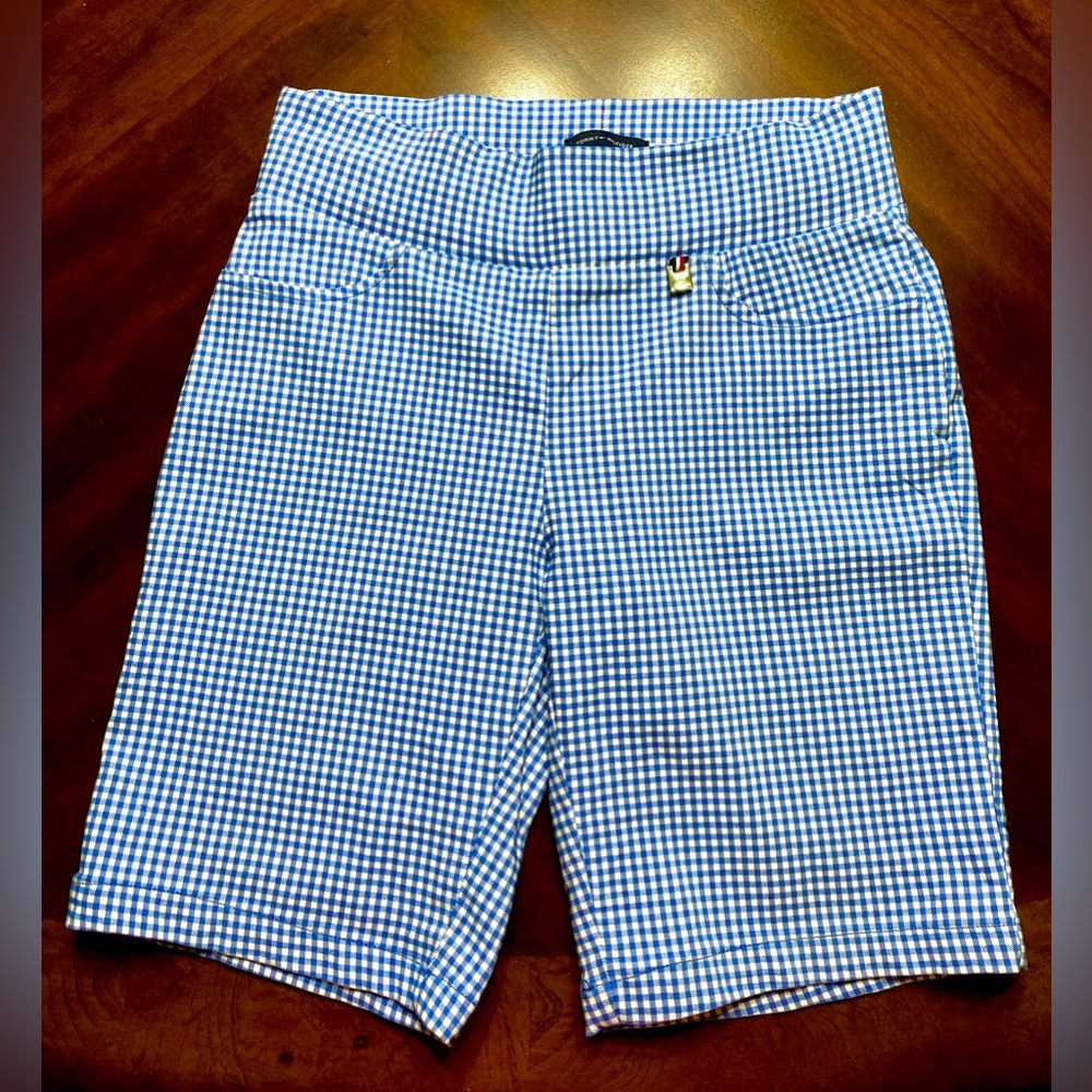 Tommy Hilfiger Stretchy Shorts. Size 4
